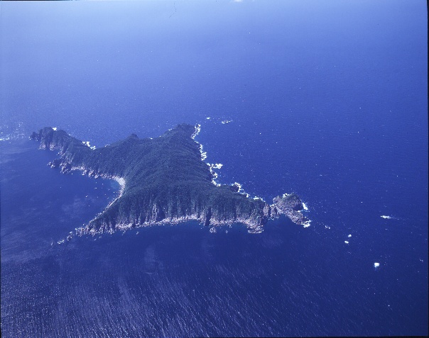 海上から見た男女群島