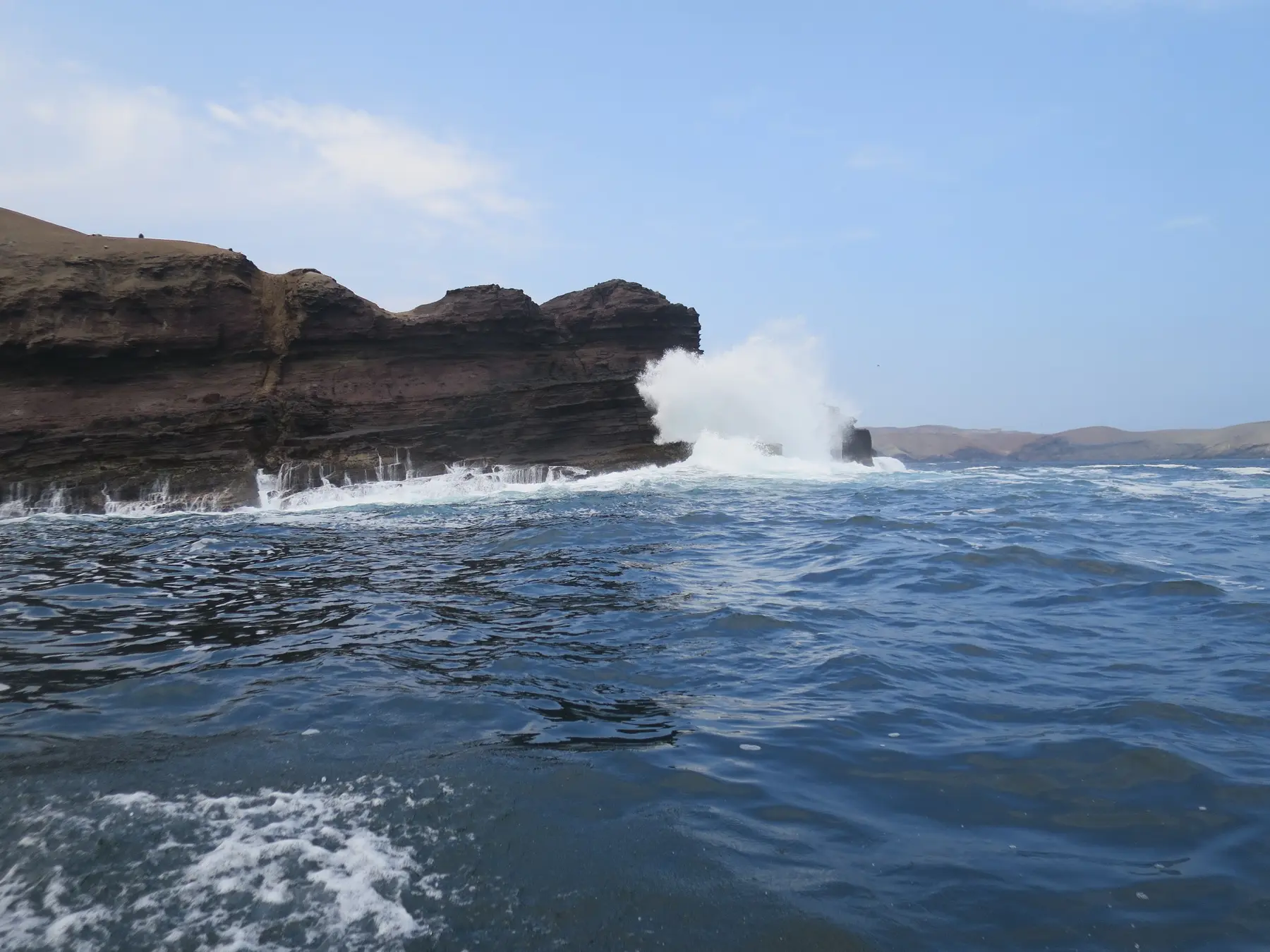 ペルーでのダイビング時の大シケの海