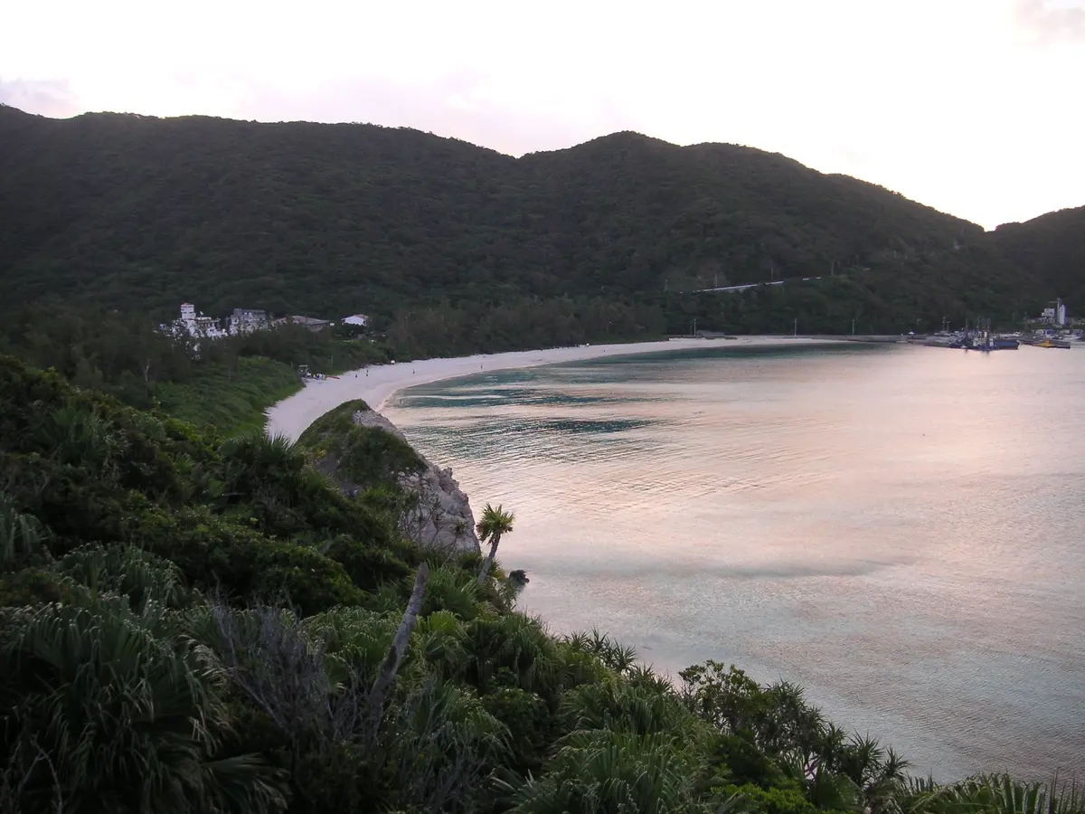 渡嘉敷島の夕暮れの湾
